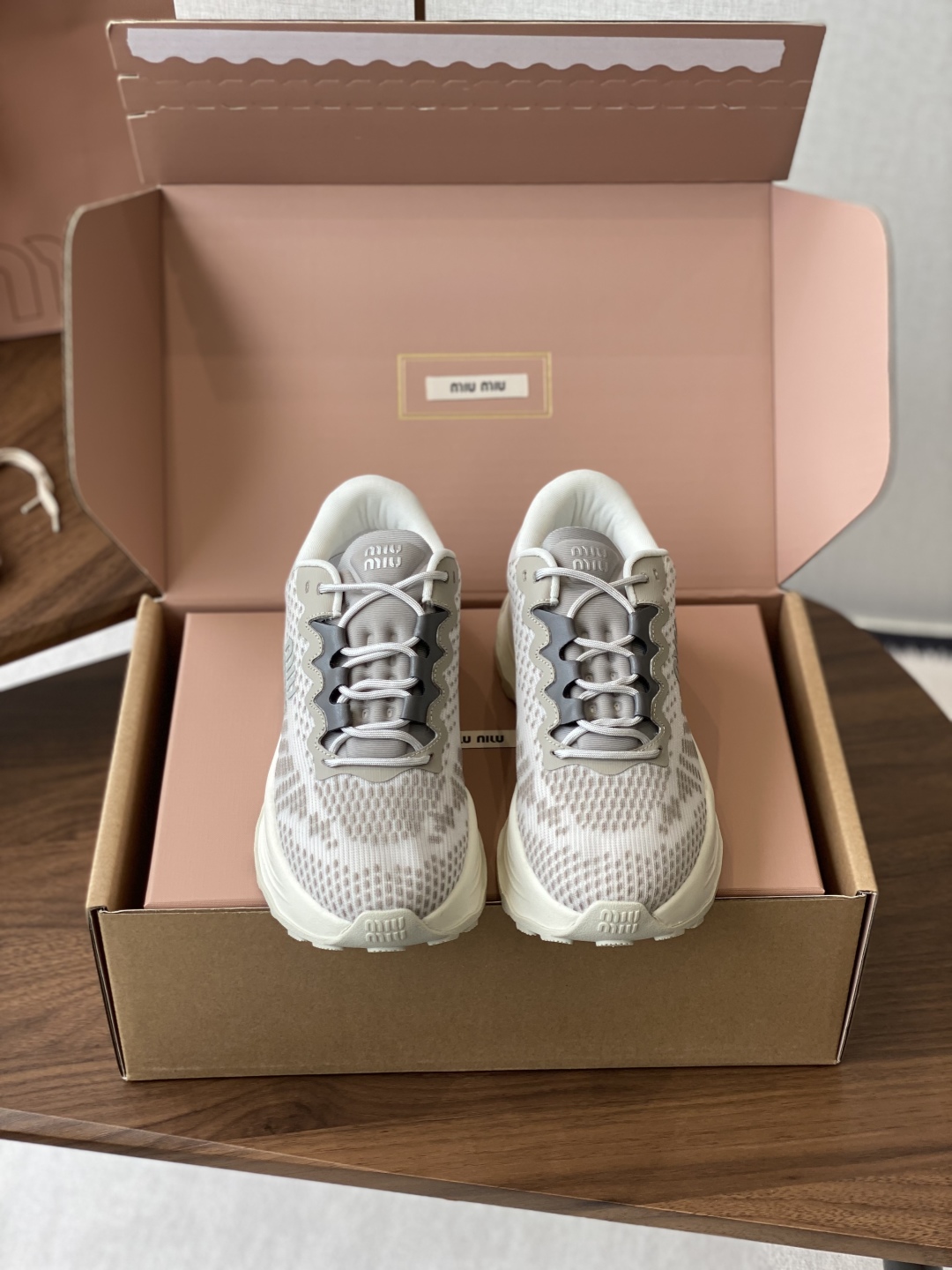 미우미우 25ss 아메리칸 커플 스니커즈